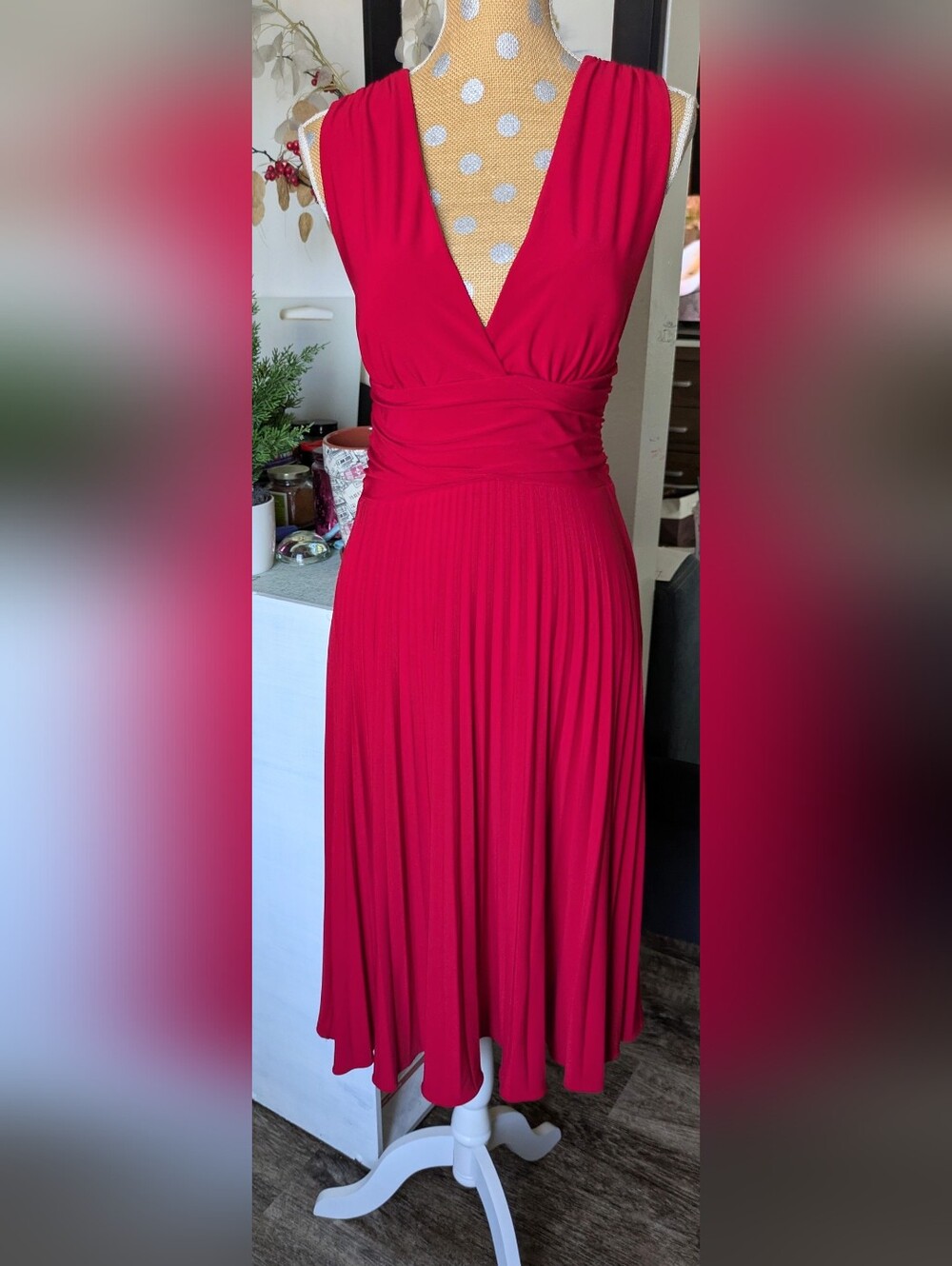 Frank Lyman 2007 Red Pleated Dress Absolutely stunning vintage Designer dress